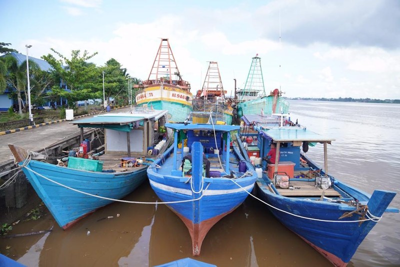 BMKT berupa harta karun berupa guci dan keramik pada zaman Dinasti Song yang berasal dari China pada abad 10 hingga 13 masehi yang diangkat secara ilegal. BMKT berupa harta karun berupa guci dan keramik pada zaman Dinasti Song yang berasal dari China pada abad 10 hingga 13 masehi yang diangkat secara ilegal. (Dok. KKP)