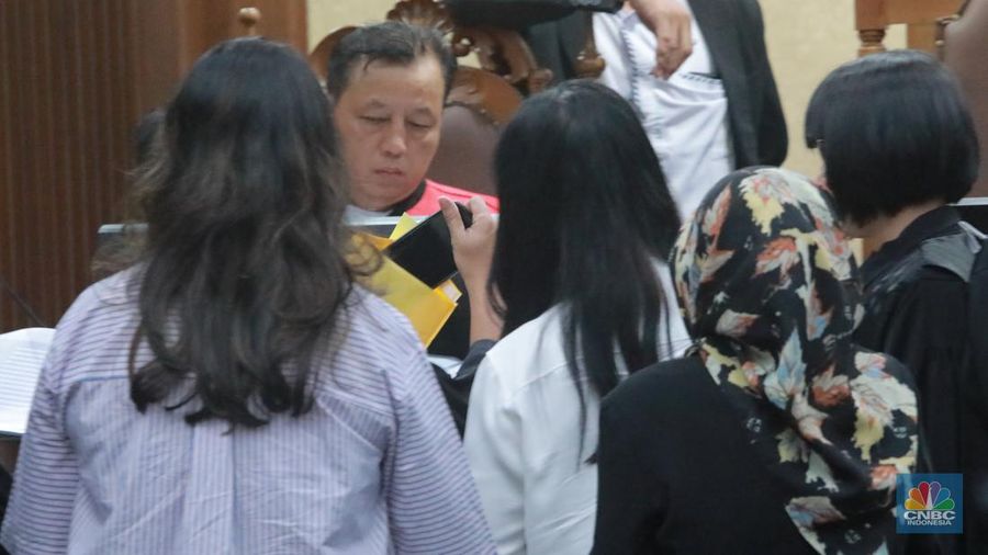 Terdakwa kasus gratifikasi dan TPPU Rafael Alun Trisambodo menjalani sidang lanjutan di Pengadilan Tipikor, Jakarta, Pusat, Rabu, (8/11/2023). (CNBC Indonesia/Muhammad Sabki)