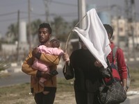 Arti Bendera Putih Dikibarkan Warga Gaza, Menyerah ke Israel?