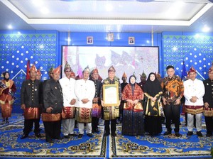Mampu Pimpin Sumsel, Agus Fatoni Diberi Gelar Suttan Mangku Keresidenan
