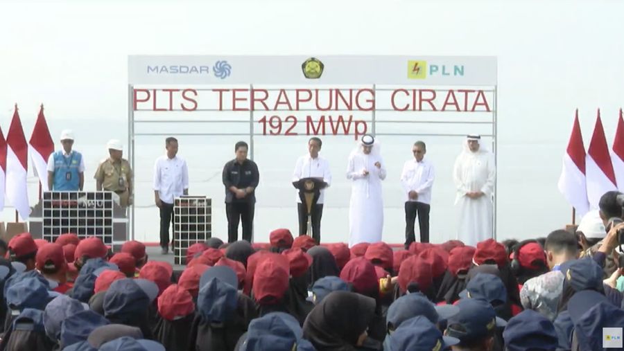 Jokowi dalam peresmian PLTS Terapung Cirata 192 MWp. (Tangkapan layar Youtube Setpres RI)