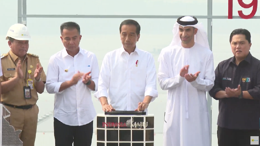 Jokowi dalam peresmian PLTS Terapung Cirata 192 MWp. (Tangkapan layar Youtube Setpres RI)