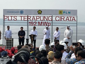 Jokowi Resmikan PLTS Terapung Cirata 192 MWp