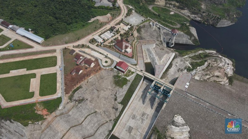 Kondisi progres pembangunan proyek Bendungan Karian di Lebak, Banten, Kamis, (9/11/2023). (CNBC Indonesia/Muhammad Sabki)