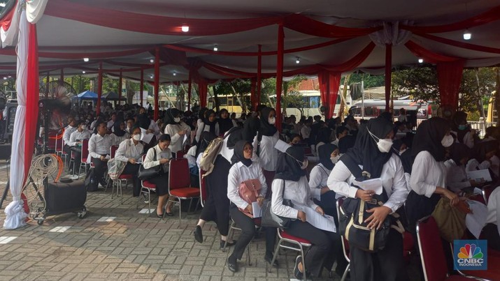 Pelaksanaan tes seleksi kompetensi dasar (SKD) calon pegawai negeri sipil (CPNS) mulai dilaksanakan hari ini, Kamis (9/11/2023). Salah satunya adalah peserta seleksi CPNS di Kejaksaan Agung, yang mengikuti tes seleksi di Kantor Pusat BKN, Jakarta. (CNBC Indonesia/Arrijal Rachman)