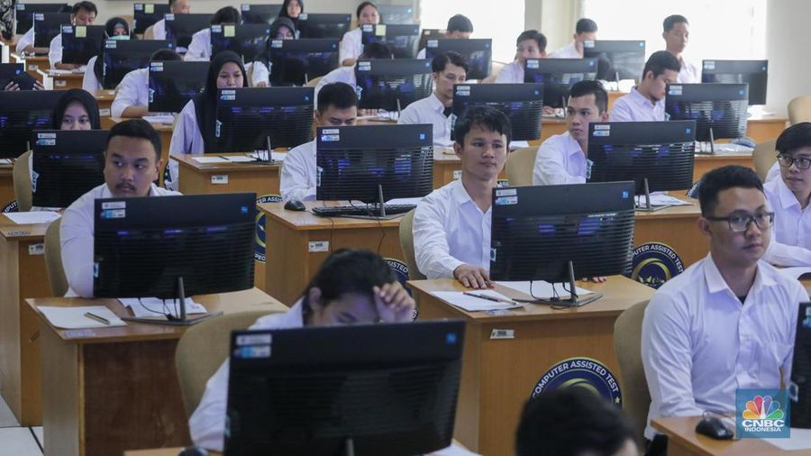 Peserta mengikuti Pelaksanaan SKD/Seleksi Kompetensi CASN 2023 di Kantor Badan Kepegawaian Negara (BKN) Pusat, Jakarta, Kamis (9/11/2023). (²©²ÊÍøÕ¾/Faisal Rahman)