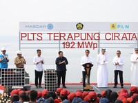 Media Asing Sorot Jokowi Resmikan PLTS Terapung, Bilang Gini