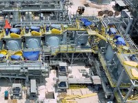 Menaker Tinjau Smelter Freeport di Gresik, Tekankan Budaya K3