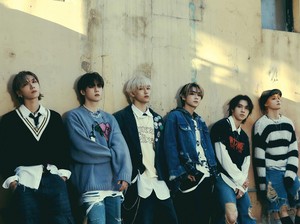 On My Youth Jadi Album Terlaris WayV
