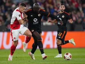 Slavia Vs Roma: I Lupi Kalah 0-2