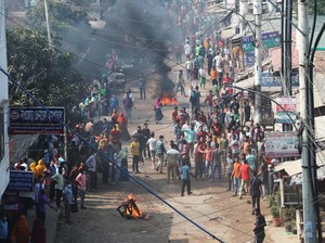 Demo Buruh di Bangladesh Berujung Ricuh, Produksi H&M hingga Zara Terdampak