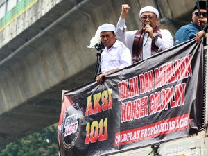 Massa Demo Minta Jaminan Konser Coldplay Tak Propagandakan LGBT