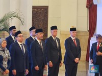 Wasit Legend Collina Pakai Peci Ketemu Jokowi
