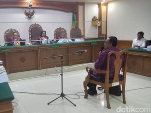 Atasan Yusnantara Ngaku Tidak Tahu Siapa yang Serahkan Draf Tarif SPI