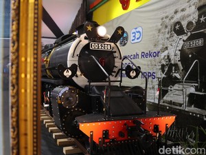 Melihat Miniatur Si Gombar yang Legendaris