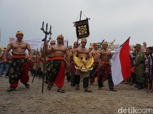 Pekan Budaya Majapahit di Mojokerto Dibuka Kirab dan Festival Nasi Bakar