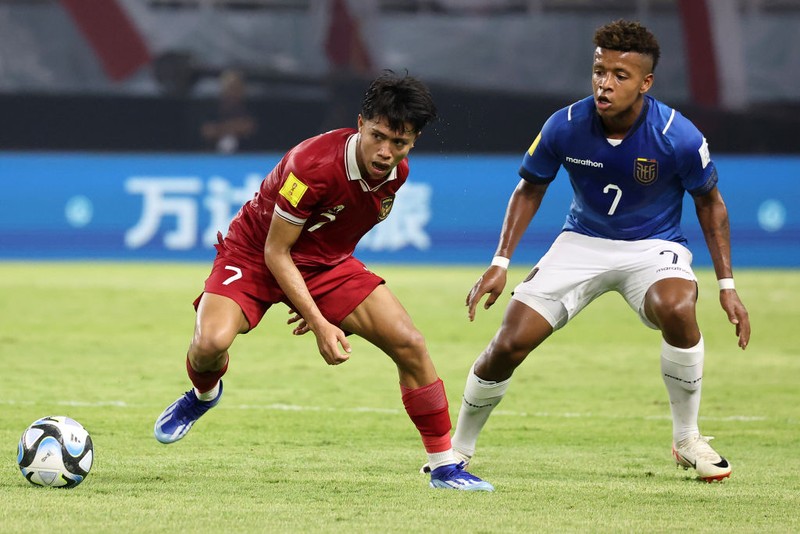 Pertandingan Timnas Indonesia dalam laga melawan Ekuador di Piala Dunia U-17 di Gelora Bung Tomo, Surabaya, Jumat (10/11/2023) malam. (Robertus Pudyanto - FIFA/FIFA via Getty Images) Pertandingan Timnas Indonesia dalam laga melawan Ekuador di Piala Dunia U-17 di Gelora Bung Tomo, Surabaya, Jumat (10/11/2023) malam. (Robertus Pudyanto - FIFA/FIFA via Getty Images)