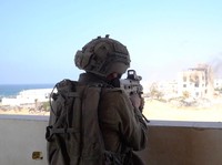 Baku Tembak Sengit, Militer Israel dan Hamas di Jalur Gaza