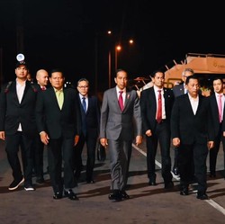 Jokowi Turun Gunung, Terbang ke Negara Muslim-Bahas Gaza