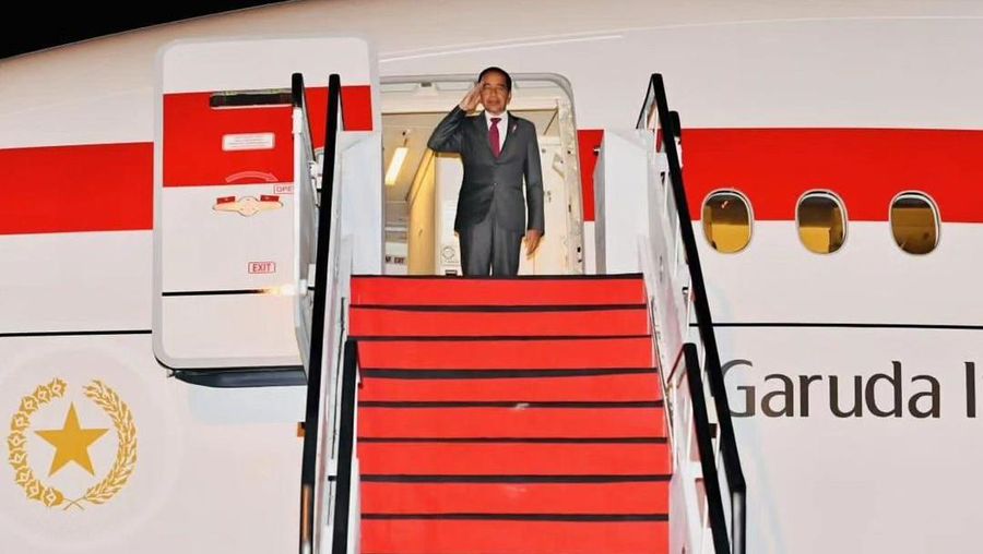 Presiden Joko Widodo (Jokowi) perdí dari Bandara Internasional Juanda, Sidoarjo, Jawa Timur menuju Riyadh, untuk lawatan kenegaraan ke Arab Saudi dan Amerika Serikat. (Tangkapan layar Instagram @jokowi)