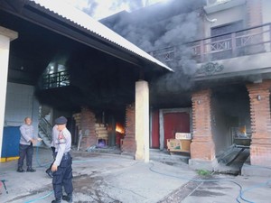 Korsleting Listrik, Tempat Pelelangan Ikan Klungkung Terbakar