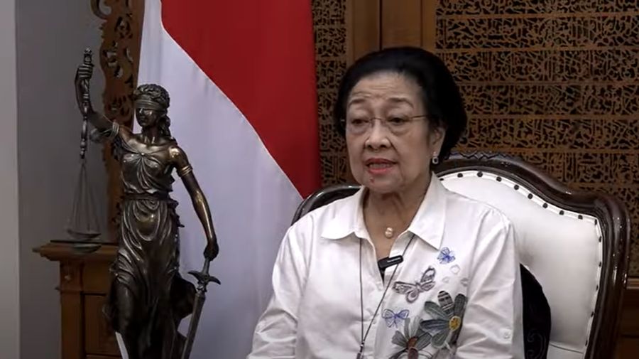 Ketua Umum PDIP Megawati Soekarnoputri memberikan pidato menyikapi dinamika politik nasional yang tengah bergolak. (Tangkapan Layar Youtube PDIP)