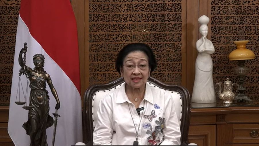 Ketua Umum PDIP Megawati Soekarnoputri memberikan pidato menyikapi dinamika politik nasional yang tengah bergolak. (Tangkapan Layar Youtube PDIP)