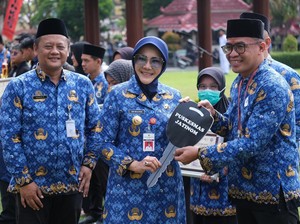 Bupati Klaten Apresiasi Peran-Perjuangan Petugas Kesehatan di HKN Ke-59