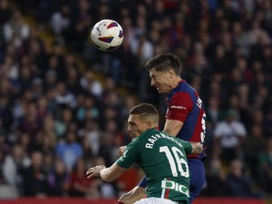 Barcelona Vs Alaves: Barca Comeback Berkat 2 Gol Lewandowski