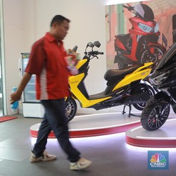 Warga RI Didesak Buruan Beli Motor Listrik, Kuota Subsidi Sisa Segini