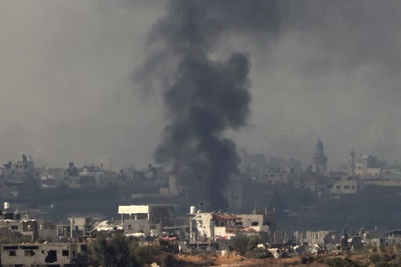 Tentara Israel saat operasi darat melawan kelompok Islam Palestina Hamas, di Jalur Gaza, Senin (13/11/2023). (Israel Defense Forces/Handout via REUTERS) Tentara Israel saat operasi darat melawan kelompok Islam Palestina Hamas, di Jalur Gaza, Senin (13/11/2023). (Israel Defense Forces/Handout via REUTERS)