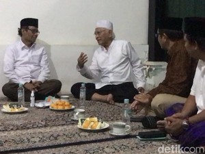 Usai Ganjar, Malam Ini Giliran Mahfud Md Sowan Gus Mus