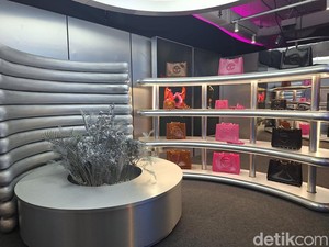 Melissa Shoes Kolaborasi dengan Telfar, Hadirkan Tas Jelly Bergaya Futuristik