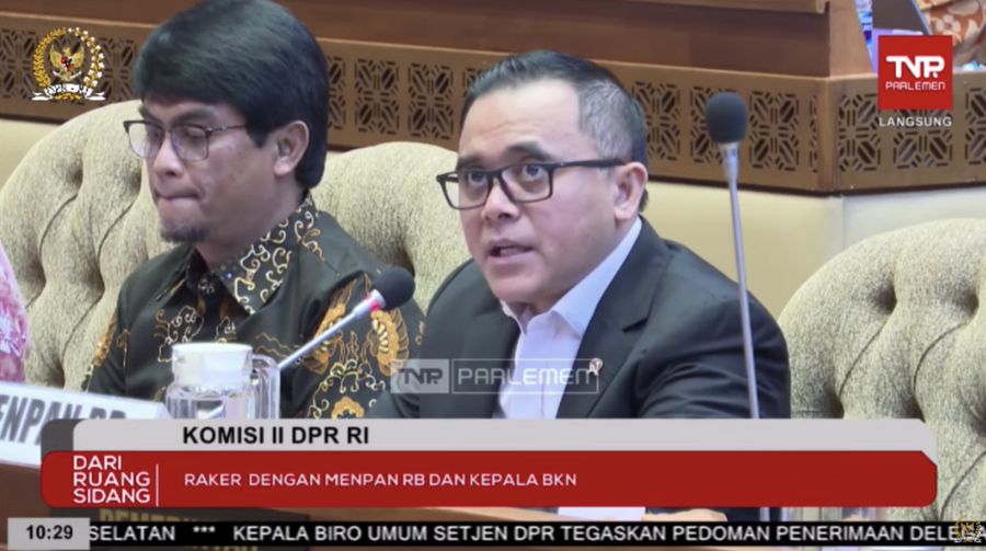 Menteri PAN dan RB, Abdullah Azwar Anas dalam Rapat Dengar Pendapat dengan Komisi II DPR RI. (Tangkapan Layar Youtube Komisi II DPR RI Channel)