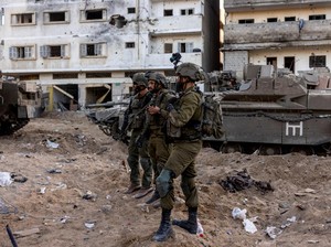 Buru Hamas, Tentara Israel Serbu Sekolah-Masjid di Kamp Al-Shati Gaza