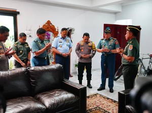 Panglima TNI-Kapolri Antar Jenderal Agus Fit And Proper Test di DPR