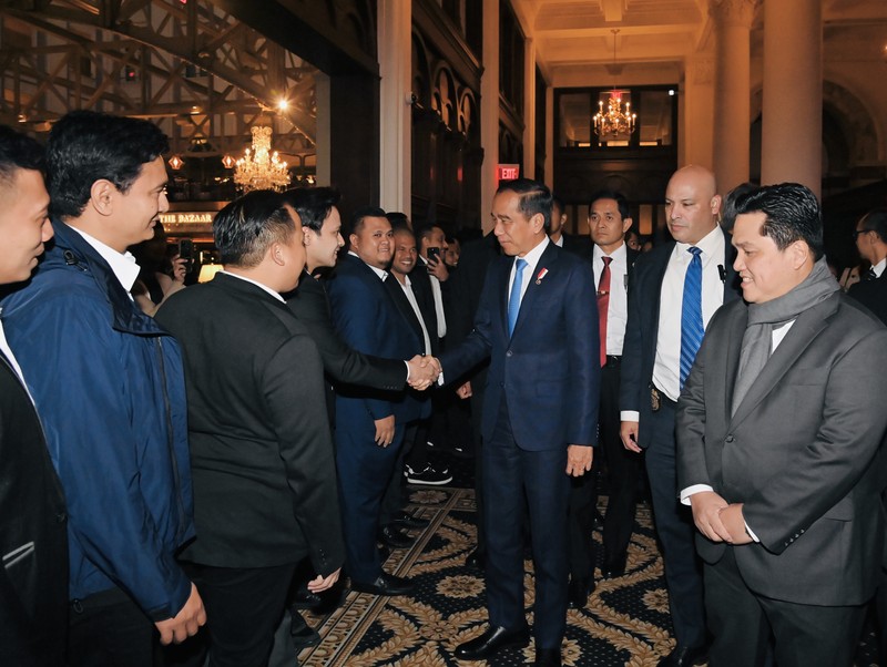 Presiden Joko Widodo beserta rombongan mendarat di Pangkalan Militer Andrews, Washington DC, Amerika Serikat, pada Minggu, (12/11/2023), sekitar pukul 16.20 waktu setempat atau Senin, 13 November 2023 pukul 04.20 WIB. Presiden Joko Widodo beserta rombongan mendarat di Pangkalan Militer Andrews, Washington DC, Amerika Serikat, pada Minggu, (12/11/2023), sekitar pukul 16.20 waktu setempat atau Senin, 13 November 2023 pukul 04.20 WIB. (Dok. Biro Pers Sekretariat Presiden - Laily Rachev)