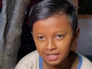 Kisah di Balik Viral Rido Bocah Surabaya Jualan Pentol Demi Sambung Hidup