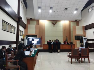 Pengacara Vs Jaksa Berdebat Jelang Pembacaan Tuntutan Haris Azhar