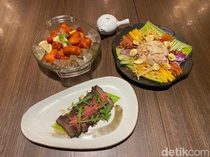 Di Chinese Food Market Ada Hainan Chicken Rice dan Cha Siew Beef Autentik