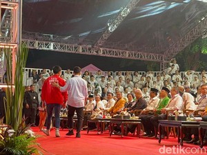 Prabowo, Gibran hingga Kaesang Hampiri dan Salami Megawati di KPU