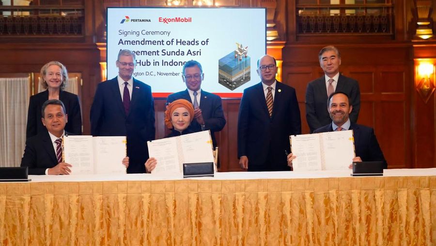 Penandatanganan amandemen HoA terkait CCS antara Pertamina dan ExxonMobil di Washington, AS. (Dok. ExxonMobil)