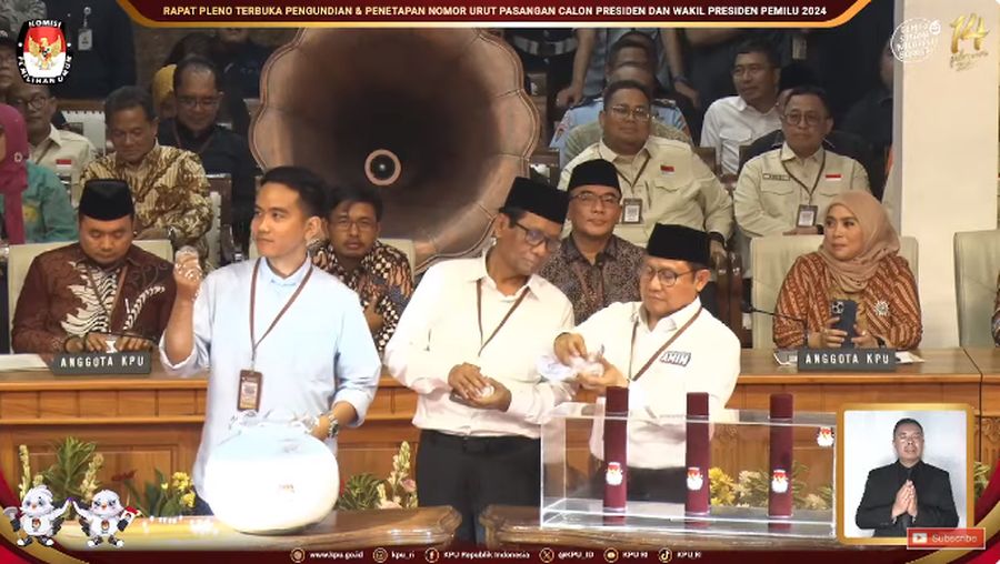 Pengundian dan Penetapan Nomor Urut Pasangan Calon Presiden dan Wakil Presiden dalam Pemilu 2024. (Tangkapan Layar Youtube KPU RI)