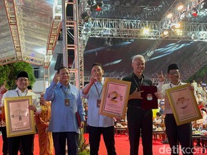 Adu Pantun Cak Imin, Prabowo, dan Mahfud Saat Pengundian Nomor Urut