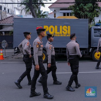 Berlapis! Potret Pengamanan KPU Jelang Undi Nomor Urut Capres