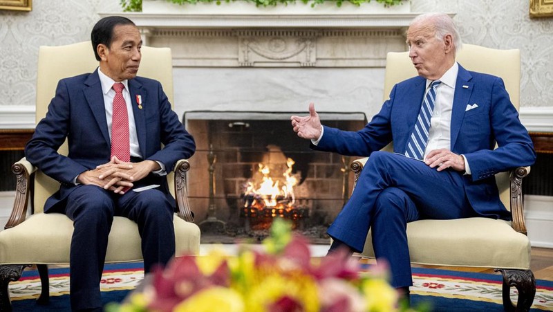 Presiden Jokowi tiba di Gedung Putih, Washington DC, Amerika Serikat, pada Senin (13/11/2023) sekira pukul 16.20 WS atau Selasa (14/11/2023) pukul 04.20 WIB. (Dok. BPMI Setpres/Laily Rachev)