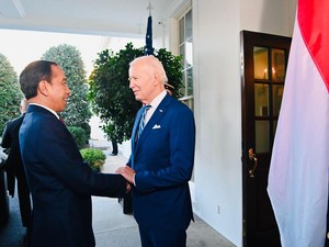 Momen Jokowi Disambut Biden di Gedung Putih Lalu Berbincang di Oval Office