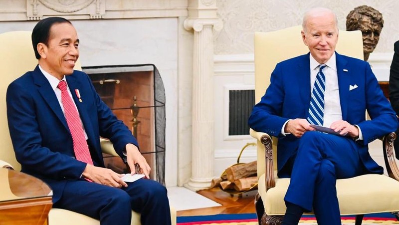 Presiden Jokowi tiba di Gedung Putih, Washington DC, Amerika Serikat, pada Senin (13/11/2023) sekira pukul 16.20 WS atau Selasa (14/11/2023) pukul 04.20 WIB. (Dok. BPMI Setpres/Laily Rachev)