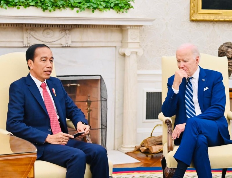 Presiden Jokowi tiba di Gedung Putih, Washington DC, Amerika Serikat, pada Senin (13/11/2023) sekira pukul 16.20 WS atau Selasa (14/11/2023) pukul 04.20 WIB. (Dok. BPMI Setpres/Laily Rachev)