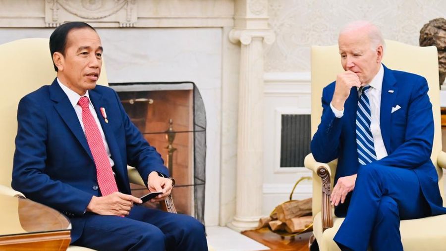 Presiden Jokowi tiba di Gedung Putih, Washington DC, Amerika Serikat, pada Senin (13/11/2023) sekira pukul 16.20 WS atau Selasa (14/11/2023) pukul 04.20 WIB. (Dok. BPMI Setpres/Laily Rachev)